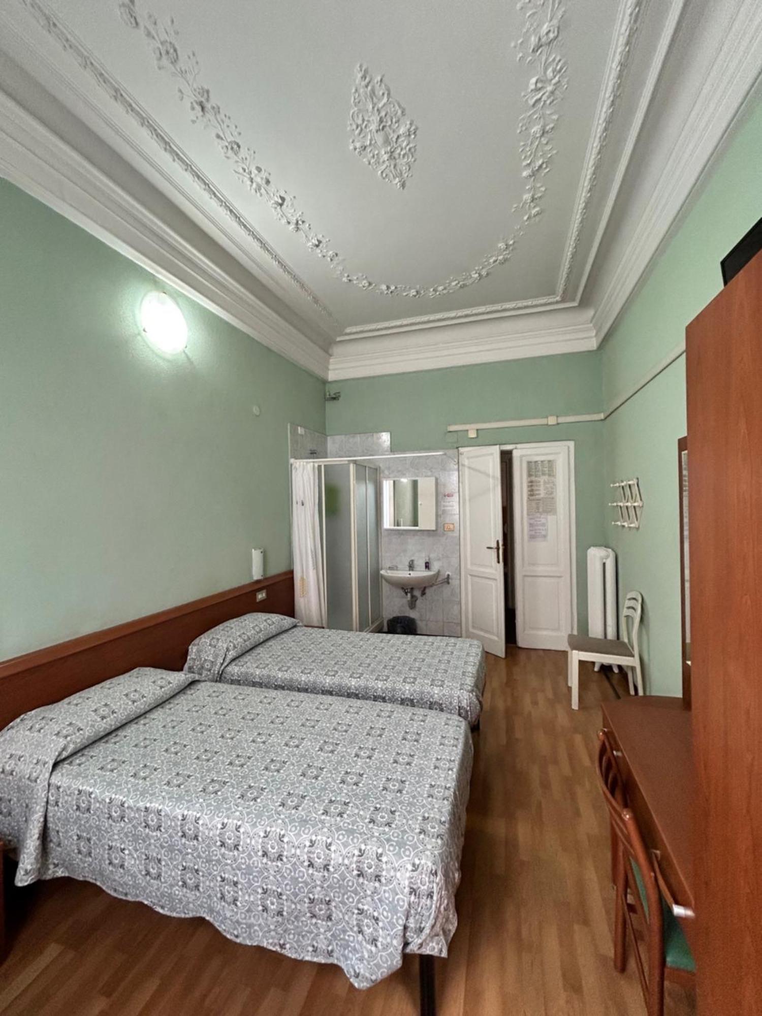 Barone Hotel *